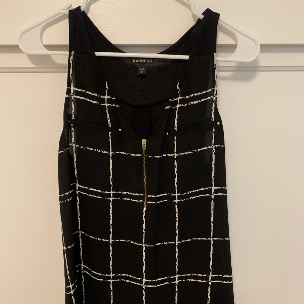 Express sleeveless portifino top w/ white accents